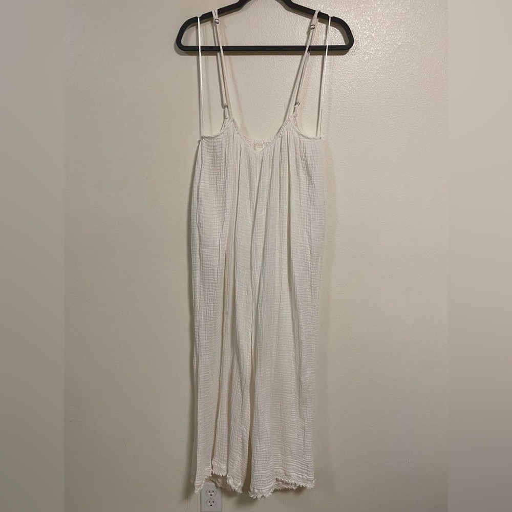 By Anthropologists Women’s Size Medium White Gauzy Pull on Wide leg Jumpsuit